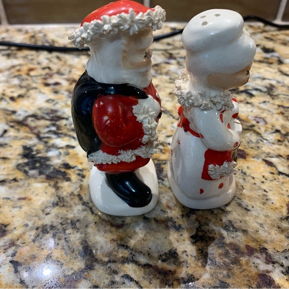 VTG 1950’s Napco Mr and Mrs Clause spaghetti trim salt and pepper shaker set - Picture 4 of 9